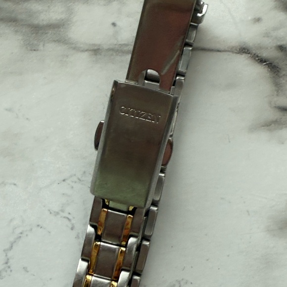 Citizen Corso Eco-Drive Gold Silver Dual tone Watch Date Time Water Resistant - Picture 5 of 7